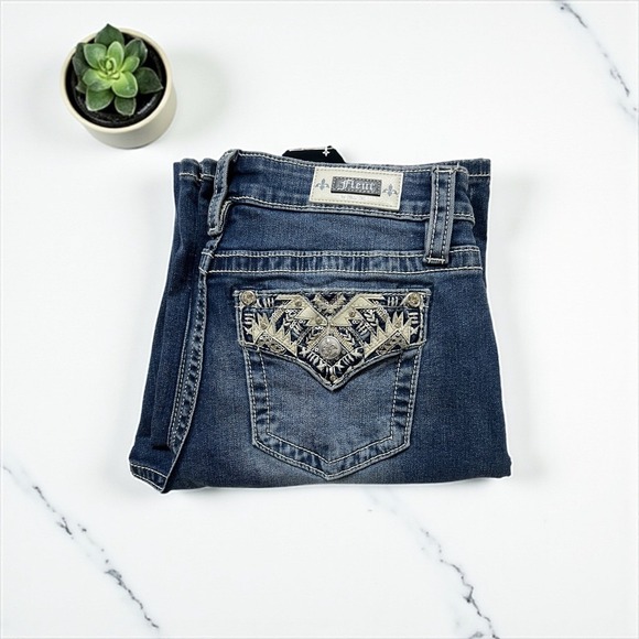 Miss Me Fleur Embellished Pocket Jeans Size 29 Medium Wash Bootcut Denim - Picture 4 of 10